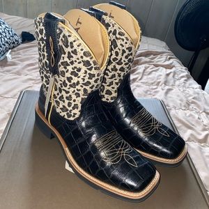 Ariat Rosie Leopard boots